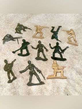 29pc Military Army Men Playset Plastic Toy Soldiers F-35B Jet Helicopter Vehicle